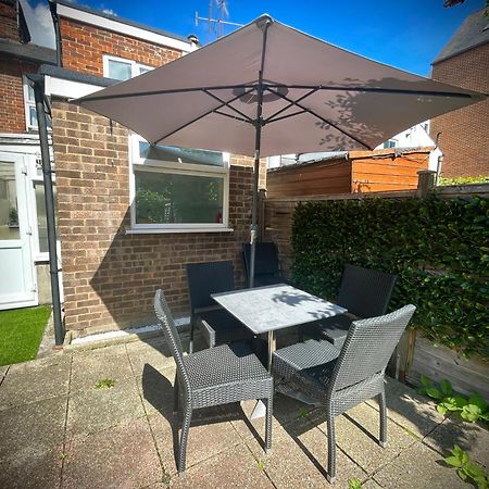 Exclusive Offers L Last-Minute Specials L Parking Free L Double Bed House L Uk L Gaming Room L Komfy 3 Bedroom Cottage With Riverview L Perfect For Short Or Long Stays Reading Buitenkant foto