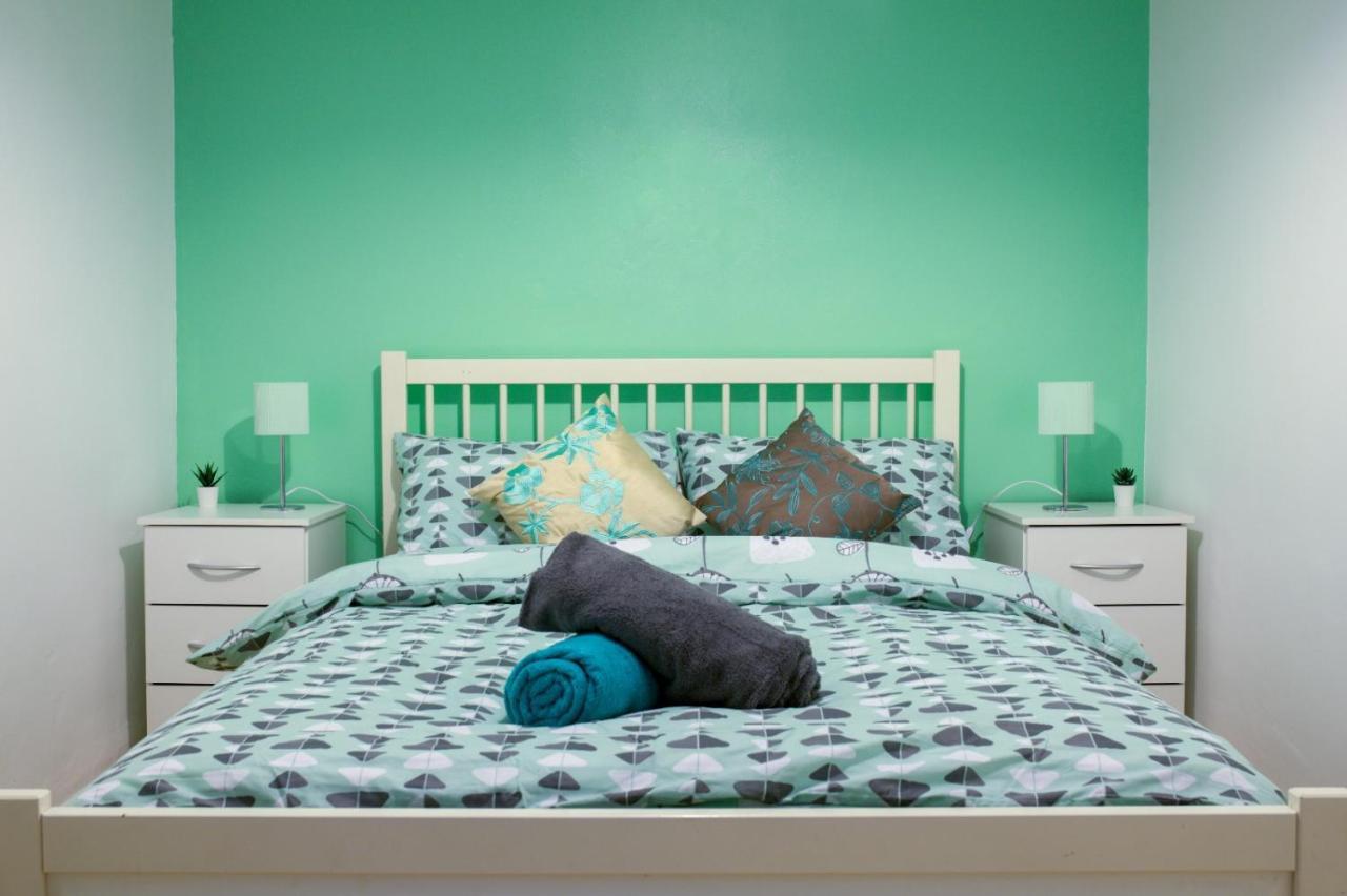 Exclusive Offers L Last-Minute Specials L Parking Free L Double Bed House L Uk L Gaming Room L Komfy 3 Bedroom Cottage With Riverview L Perfect For Short Or Long Stays Reading Buitenkant foto