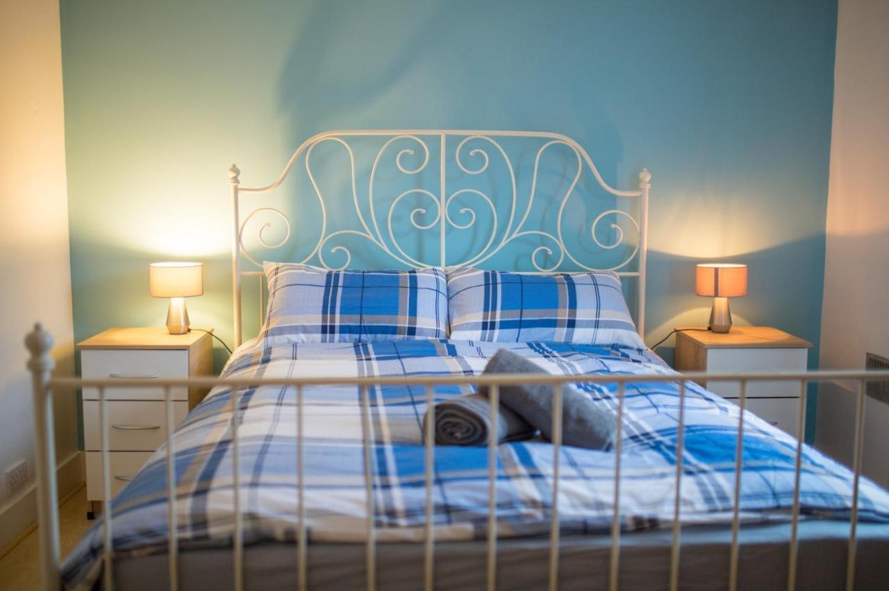 Exclusive Offers L Last-Minute Specials L Parking Free L Double Bed House L Uk L Gaming Room L Komfy 3 Bedroom Cottage With Riverview L Perfect For Short Or Long Stays Reading Buitenkant foto