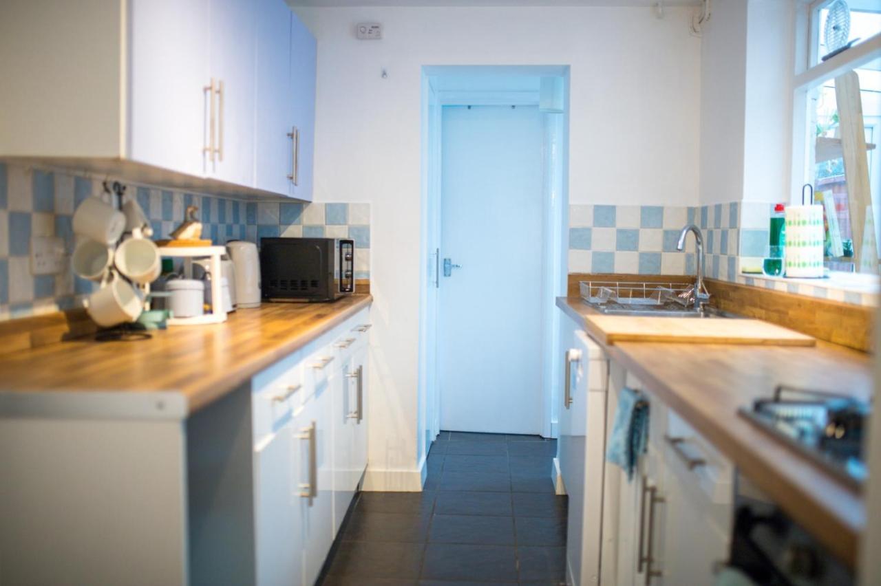 Exclusive Offers L Last-Minute Specials L Parking Free L Double Bed House L Uk L Gaming Room L Komfy 3 Bedroom Cottage With Riverview L Perfect For Short Or Long Stays Reading Buitenkant foto