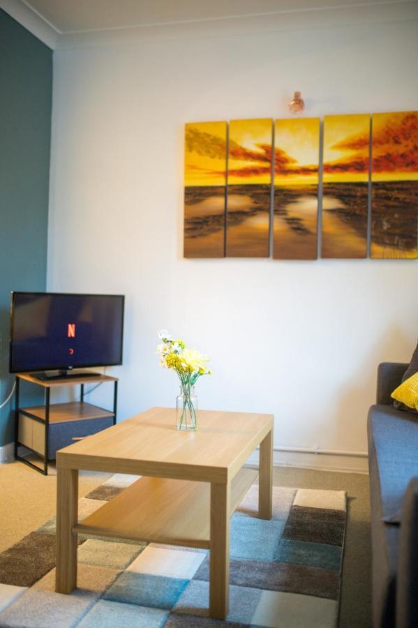 Exclusive Offers L Last-Minute Specials L Parking Free L Double Bed House L Uk L Gaming Room L Komfy 3 Bedroom Cottage With Riverview L Perfect For Short Or Long Stays Reading Buitenkant foto