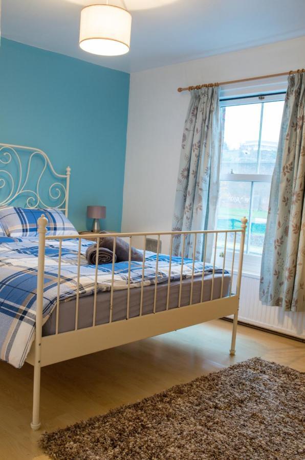 Exclusive Offers L Last-Minute Specials L Parking Free L Double Bed House L Uk L Gaming Room L Komfy 3 Bedroom Cottage With Riverview L Perfect For Short Or Long Stays Reading Buitenkant foto