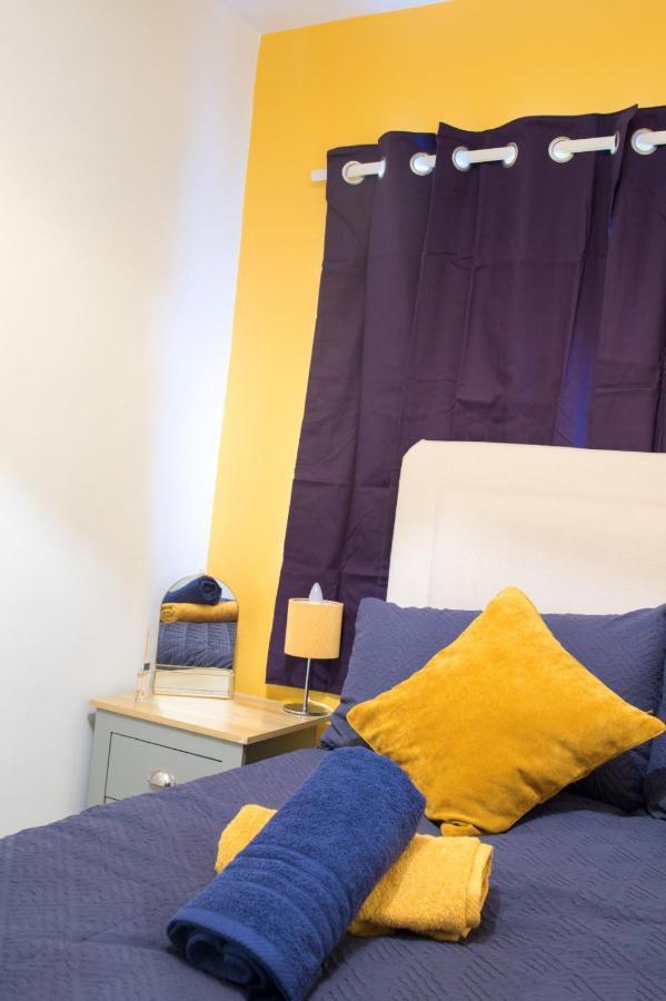 Exclusive Offers L Last-Minute Specials L Parking Free L Double Bed House L Uk L Gaming Room L Komfy 3 Bedroom Cottage With Riverview L Perfect For Short Or Long Stays Reading Buitenkant foto