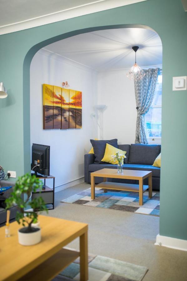 Exclusive Offers L Last-Minute Specials L Parking Free L Double Bed House L Uk L Gaming Room L Komfy 3 Bedroom Cottage With Riverview L Perfect For Short Or Long Stays Reading Buitenkant foto