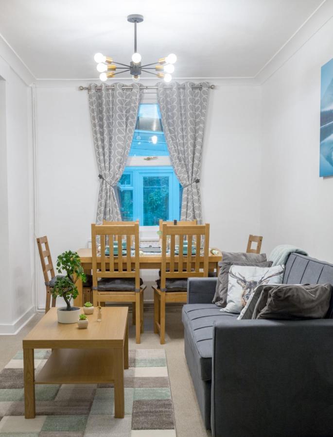 Exclusive Offers L Last-Minute Specials L Parking Free L Double Bed House L Uk L Gaming Room L Komfy 3 Bedroom Cottage With Riverview L Perfect For Short Or Long Stays Reading Buitenkant foto