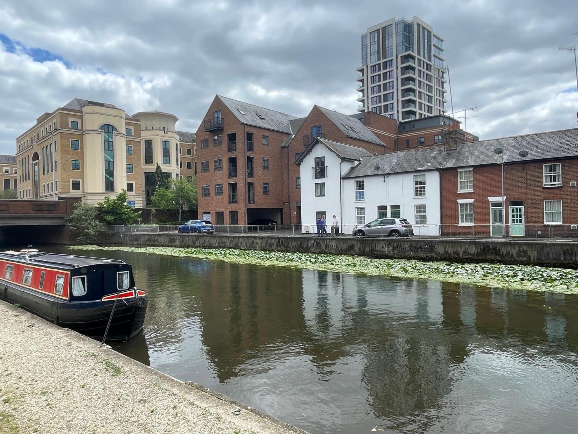 Exclusive Offers L Last-Minute Specials L Parking Free L Double Bed House L Uk L Gaming Room L Komfy 3 Bedroom Cottage With Riverview L Perfect For Short Or Long Stays Reading Buitenkant foto